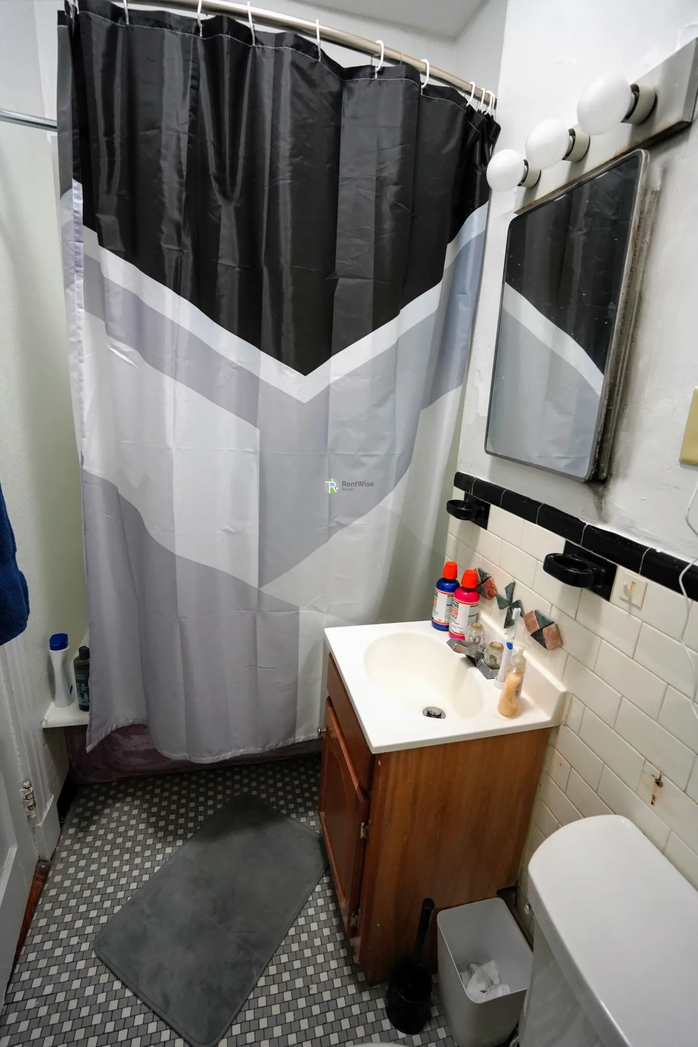 1 bed, 1 bath apartment for rent at 1377 Commonwealth Ave Unit 8, Allston — photo 11 of 17
