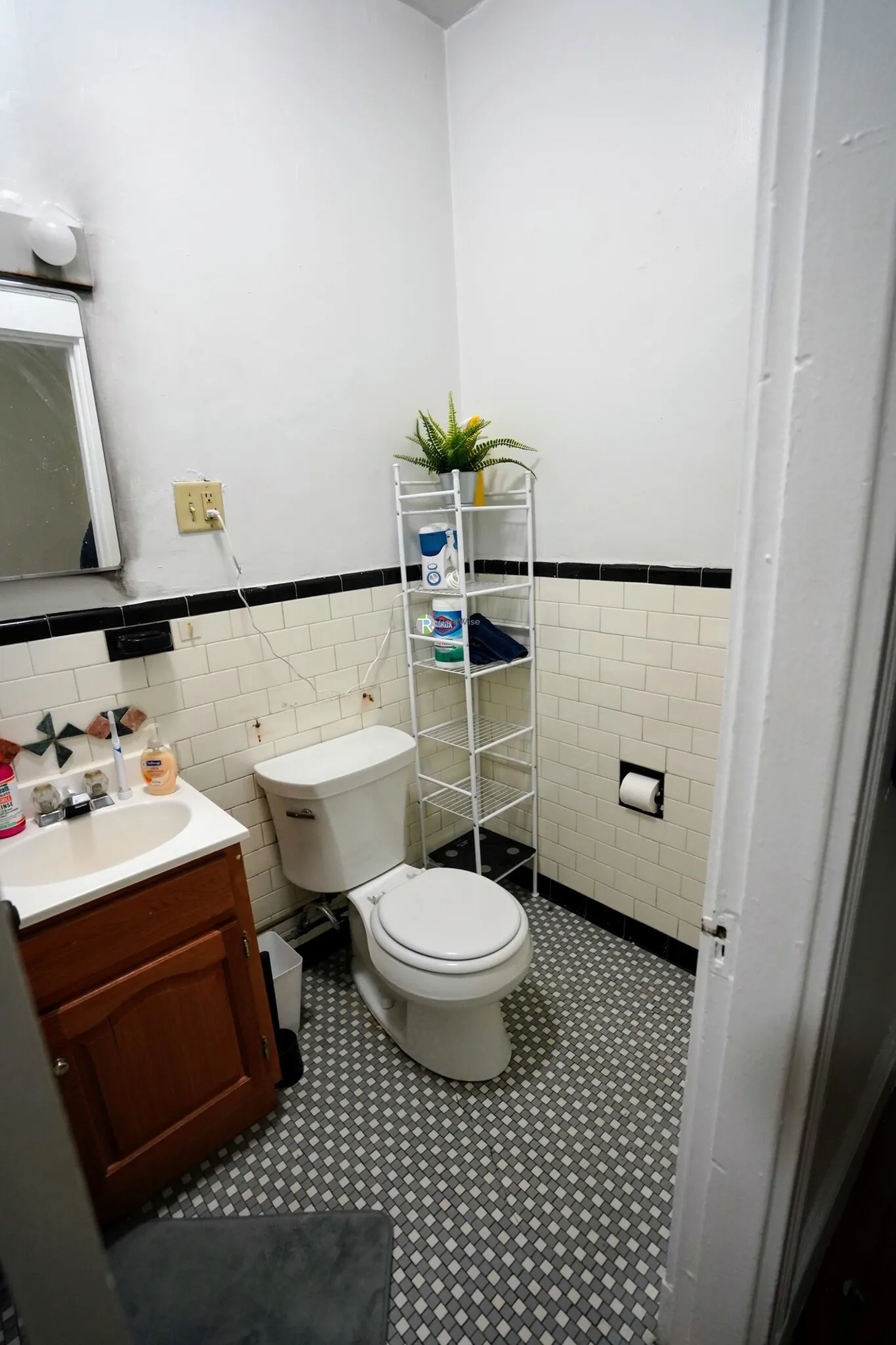 1 bed, 1 bath apartment for rent at 1377 Commonwealth Ave Unit 8, Allston — photo 12 of 17