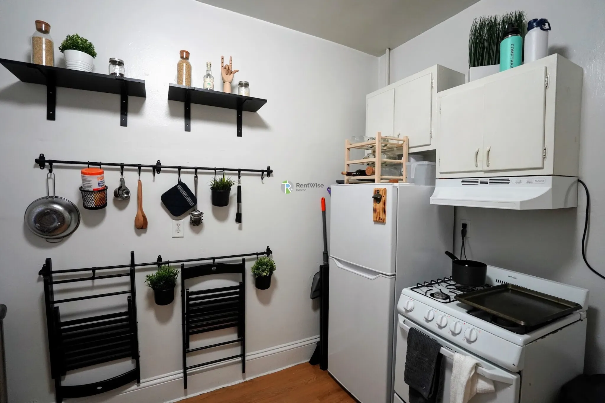 1 bed, 1 bath apartment for rent at 1377 Commonwealth Ave Unit 8, Allston — photo 7 of 17