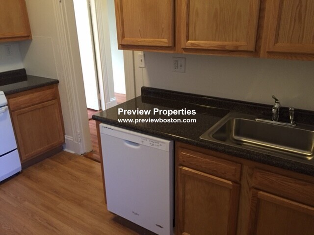 1 bed, 1 bath apartment for rent at 1377 Commonwealth Ave Unit 9P, Allston — photo 2 of 23
