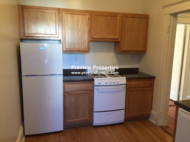 1 bed, 1 bath apartment for rent at 1377 Commonwealth Ave Unit 9P, Allston