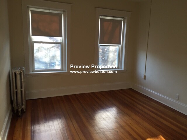 1 bed, 1 bath apartment for rent at 1377 Commonwealth Ave Unit 9P, Allston — photo 4 of 23