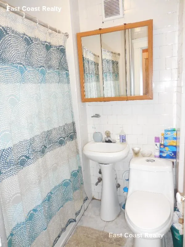 3 bed, 1 bath apartment for rent at 1377A Commonwealth Ave Unit 2, Allston — photo 12 of 24