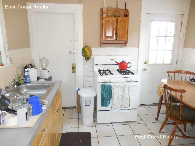 3 bed, 1 bath apartment for rent at 1377A Commonwealth Ave Unit 2, Allston — photo 14 of 24