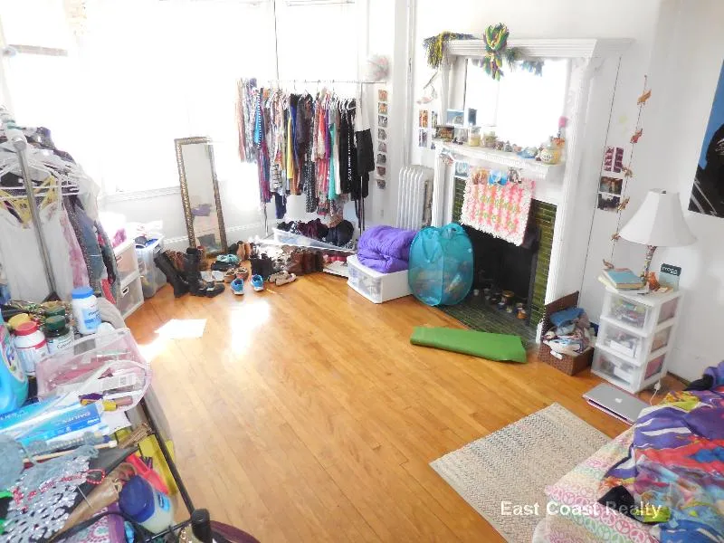 3 bed, 1 bath apartment for rent at 1377A Commonwealth Ave Unit 2, Allston — photo 5 of 24