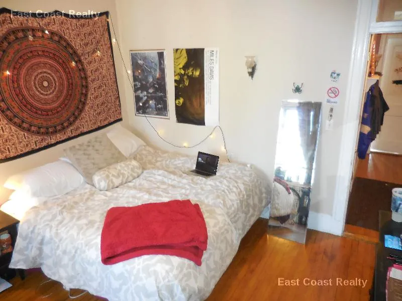 3 bed, 1 bath apartment for rent at 1377A Commonwealth Ave Unit 2, Allston — photo 21 of 24