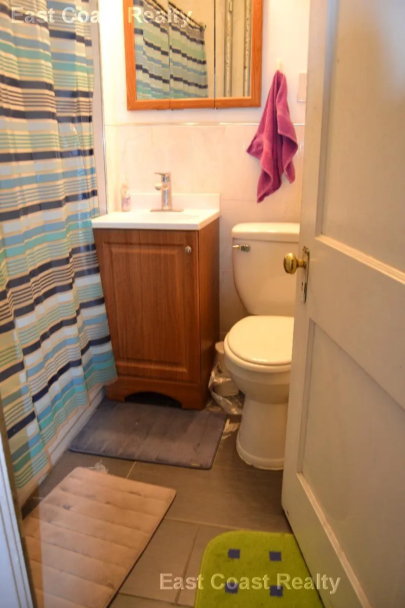 3 bed, 1 bath apartment for rent at 1377A Commonwealth Ave Unit 3, Allston — photo 8 of 11