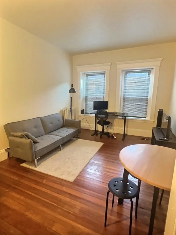 1 bed, 1 bath apartment for rent at 1378 Beacon St Unit 2, North Brookline — photo 1 of 7