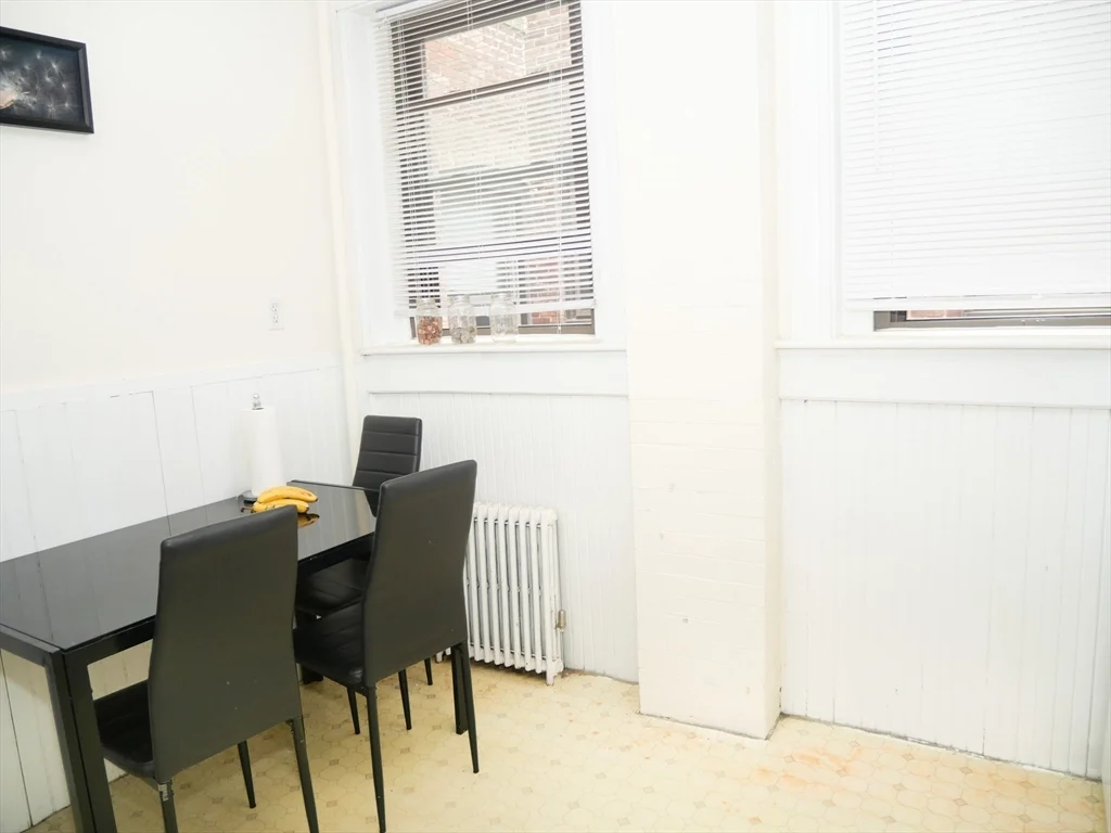 1 bed, 1 bath apartment for rent at 1378 Beacon Unit 10, Coolidge Corner — photo 3 of 6