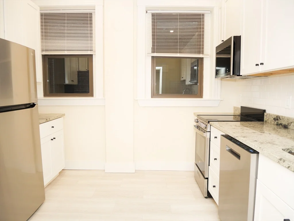 1 bed, 1 bath apartment for rent at 1378 Beacon Unit 4, Coolidge Corner