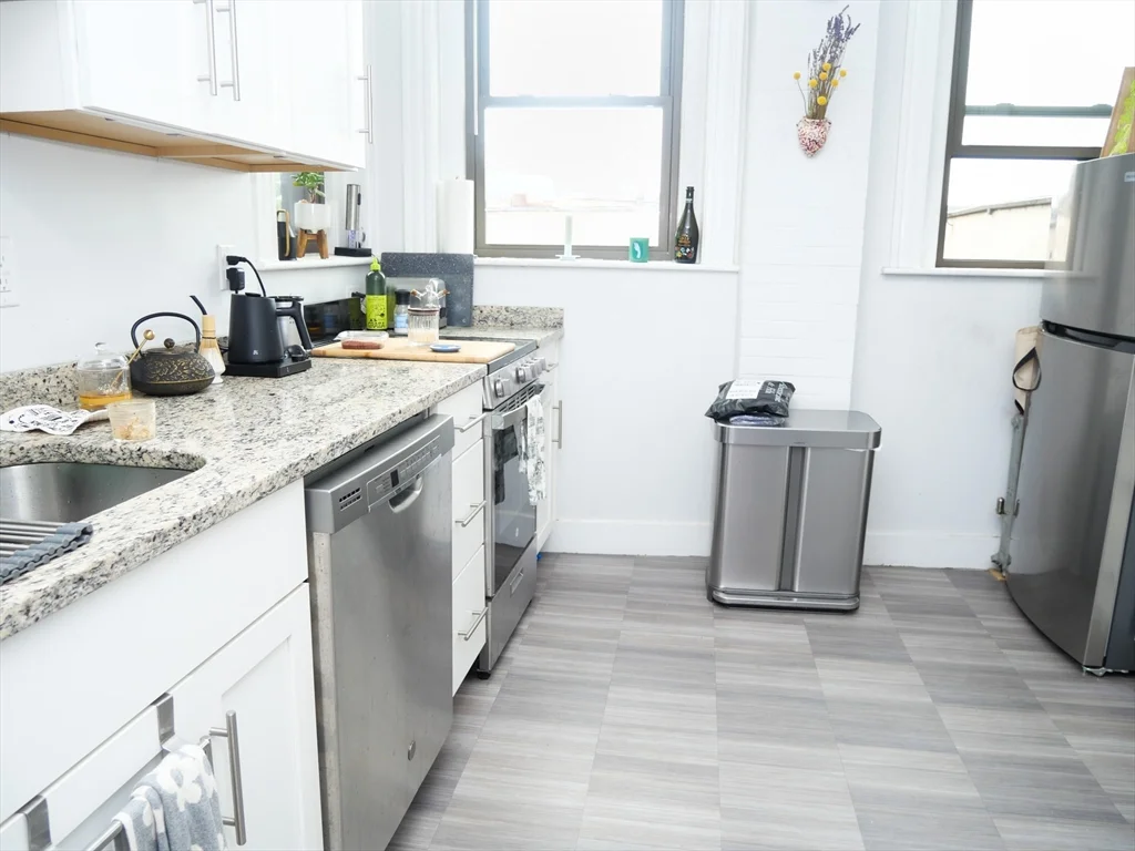 1 bed, 1 bath apartment for rent at 1378 Beacon Unit 8, Coolidge Corner — photo 1 of 4