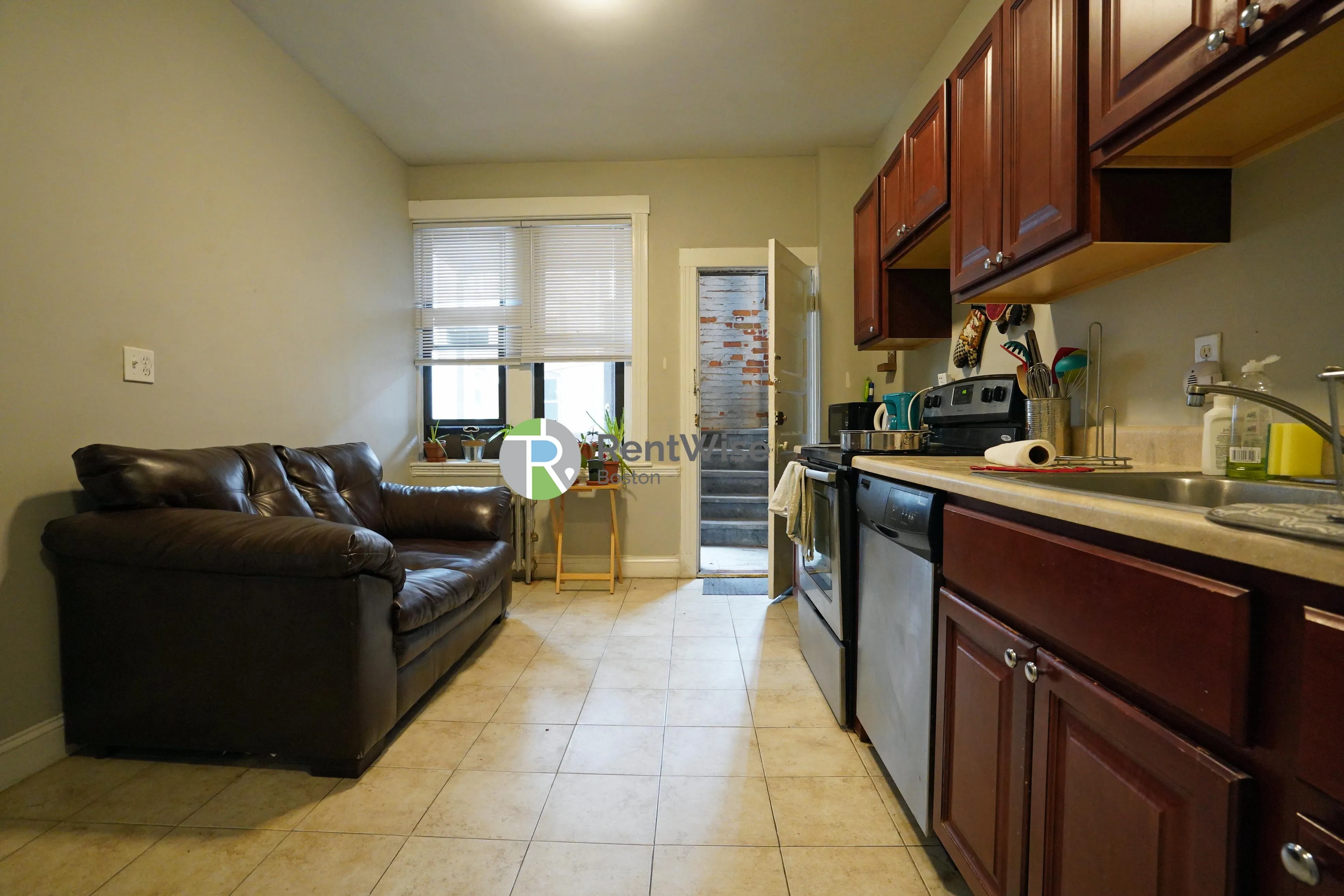 1 bed, 1 bath apartment for rent at 1379 Commonwealth Ave Unit 4, Brighton — photo 2 of 15