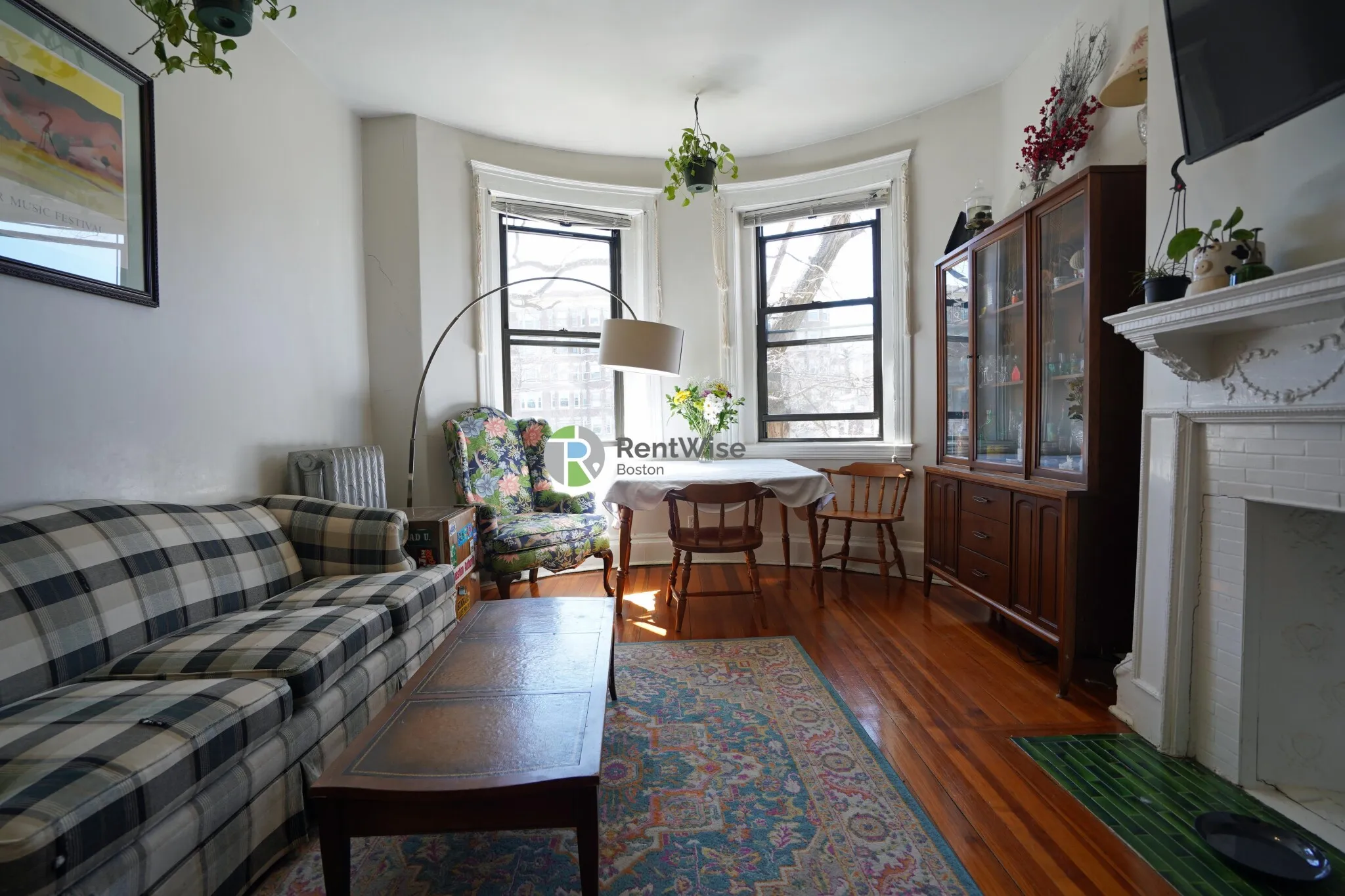 1 bed, 1 bath apartment for rent at 1379 Commonwealth Ave Unit 6, Brighton
