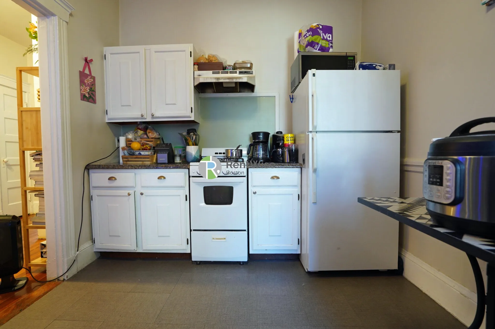 1 bed, 1 bath apartment for rent at 1379 Commonwealth Ave Unit 6, Brighton — photo 6 of 15
