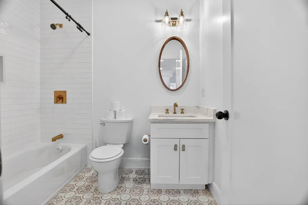2 bed, 1 bath apartment for rent at 138 Centre St Unit 6, Dorchester — photo 12 of 17