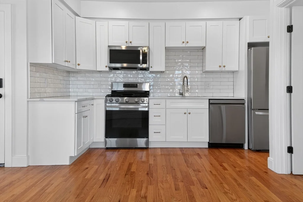 2 bed, 1 bath apartment for rent at 138 Centre St Unit 6, Dorchester — photo 7 of 17