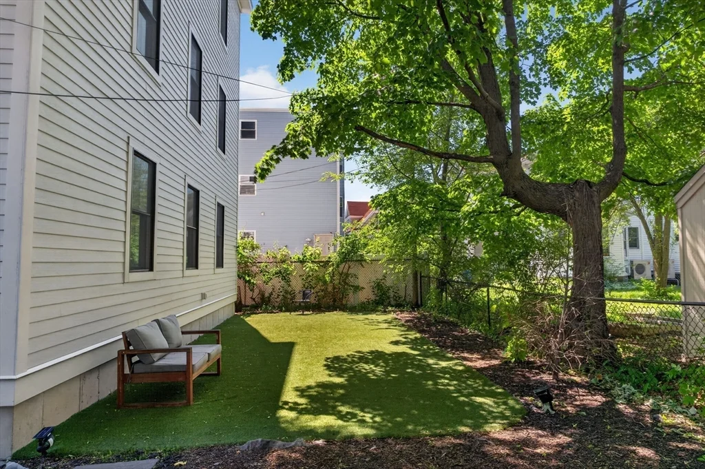 2 bed, 1 bath apartment for rent at 138 Centre St Unit 6, Dorchester — photo 16 of 17