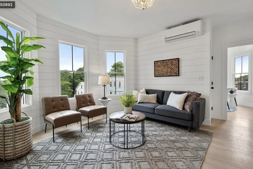 2 bed, 1 bath apartment for rent at 138 Centre St Unit 6, Dorchester — photo 3 of 17