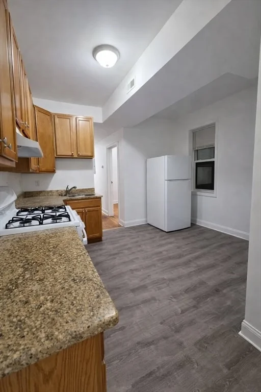 2 bed, 1 bath apartment for rent at 138 Chestnut St Unit 5, Chelsea — photo 5 of 14