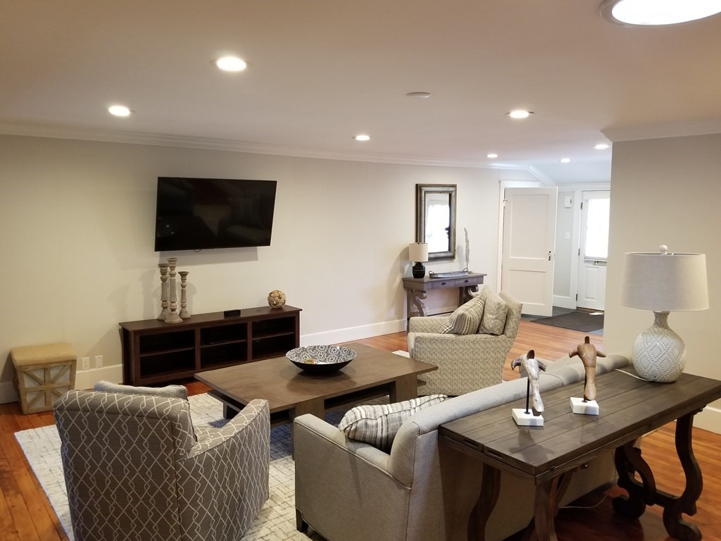 3 bed, 2 bath apartment for rent at 138 Elm St Unit 1, Andover — photo 1 of 38