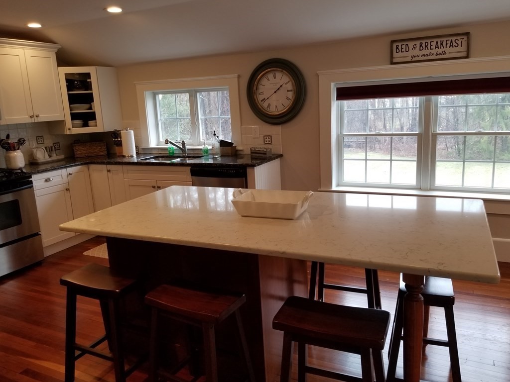 3 bed, 2 bath apartment for rent at 138 Elm St Unit 1, Andover — photo 3 of 38