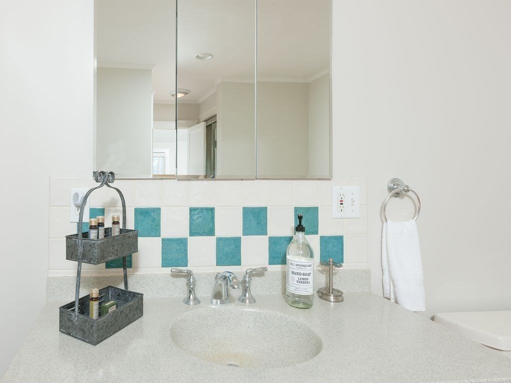 3 bed, 2 bath apartment for rent at 138 Elm St Unit 1, Andover — photo 18 of 38