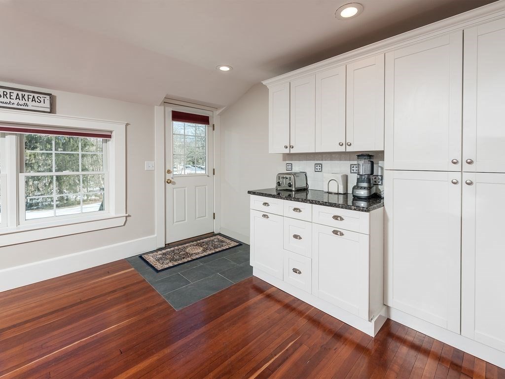 3 bed, 2 bath apartment for rent at 138 Elm St Unit 1, Andover — photo 9 of 38