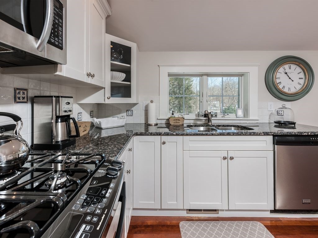 3 bed, 2 bath apartment for rent at 138 Elm St Unit 1, Andover — photo 6 of 38