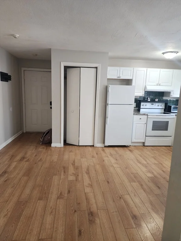 1 bed, 1 bath apartment for rent at 138 Franklin Unit 3, Lynn — photo 2 of 6