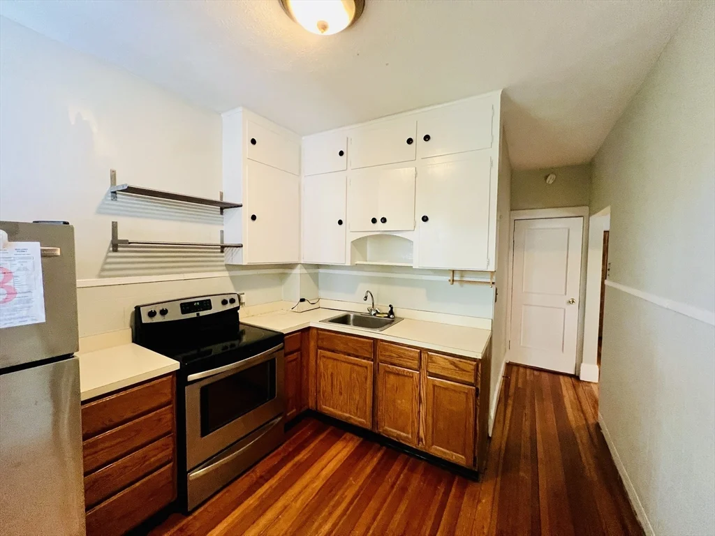 1 bed, 1 bath apartment for rent at 138 Fuller St Unit 3, Coolidge Corner — photo 5 of 27