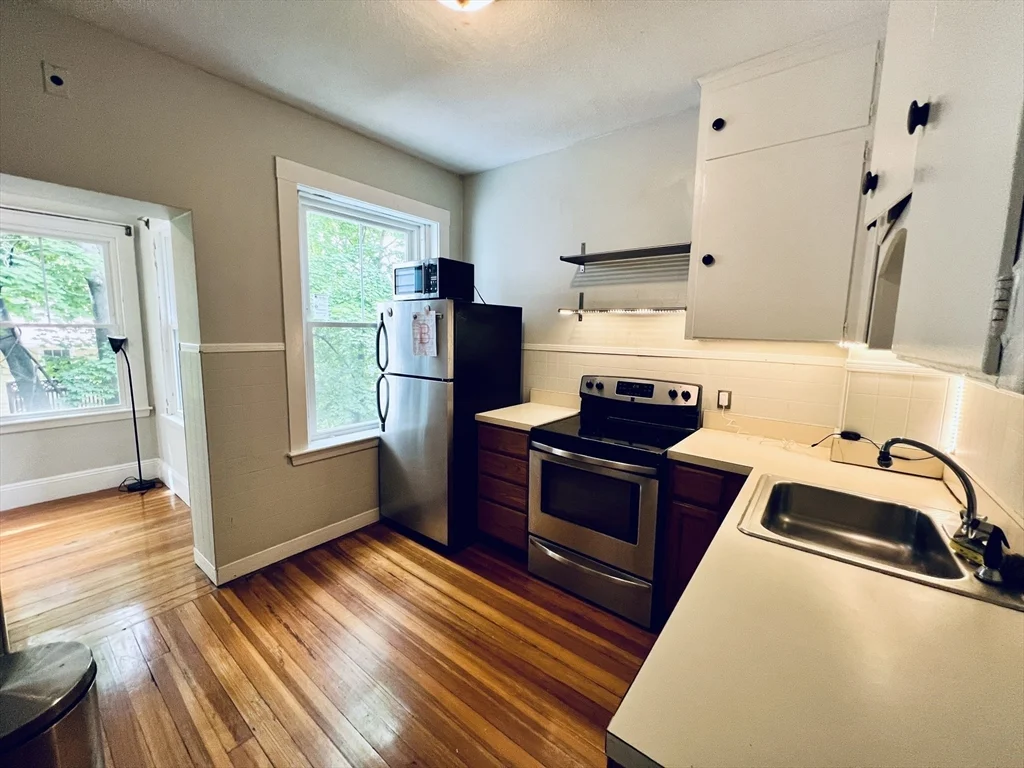 1 bed, 1 bath apartment for rent at 138 Fuller St Unit 3, Coolidge Corner — photo 4 of 27