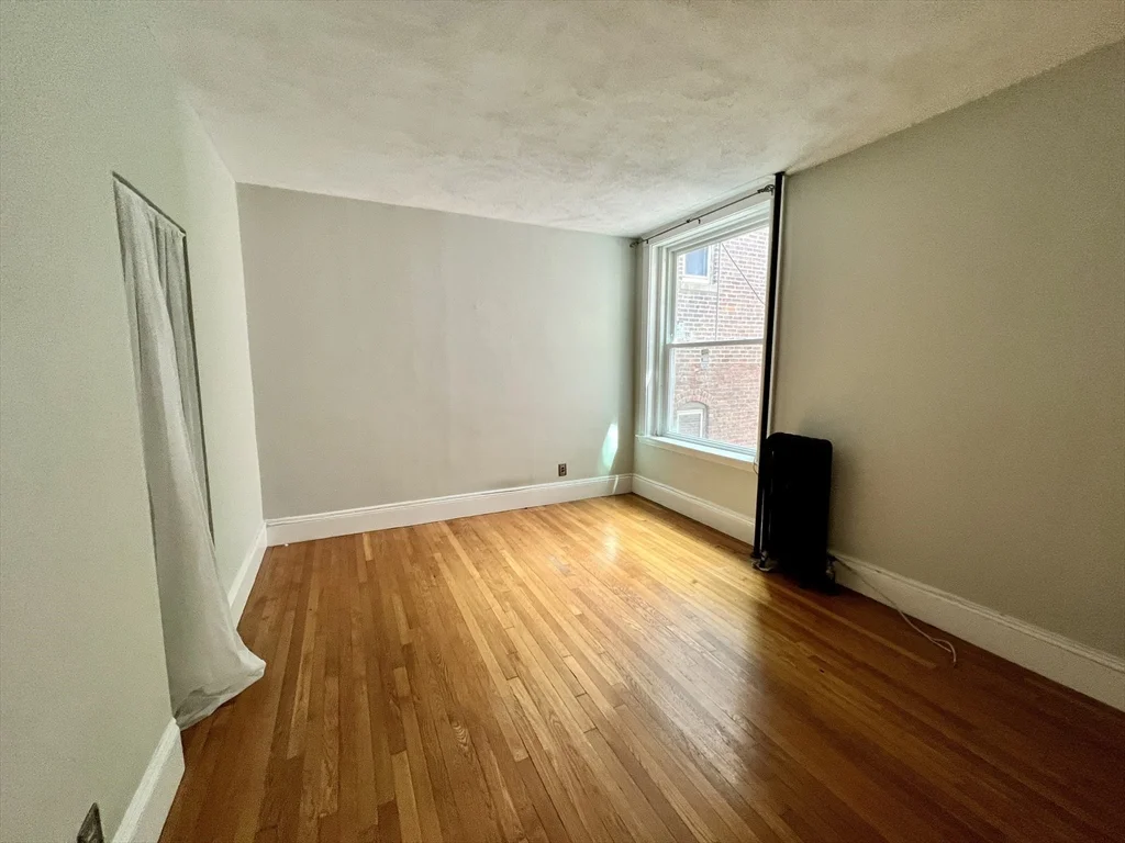 1 bed, 1 bath apartment for rent at 138 Fuller St Unit 3, Coolidge Corner — photo 11 of 27