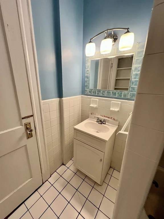 1 bed, 1 bath apartment for rent at 138 Fuller St Unit 3, Coolidge Corner — photo 13 of 27