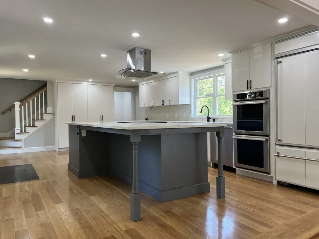 3 bed, 1 bath apartment for rent at 138 High St, Hingham — photo 3 of 23