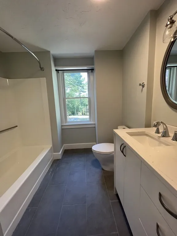 3 bed, 1 bath apartment for rent at 138 High St, Hingham — photo 12 of 23