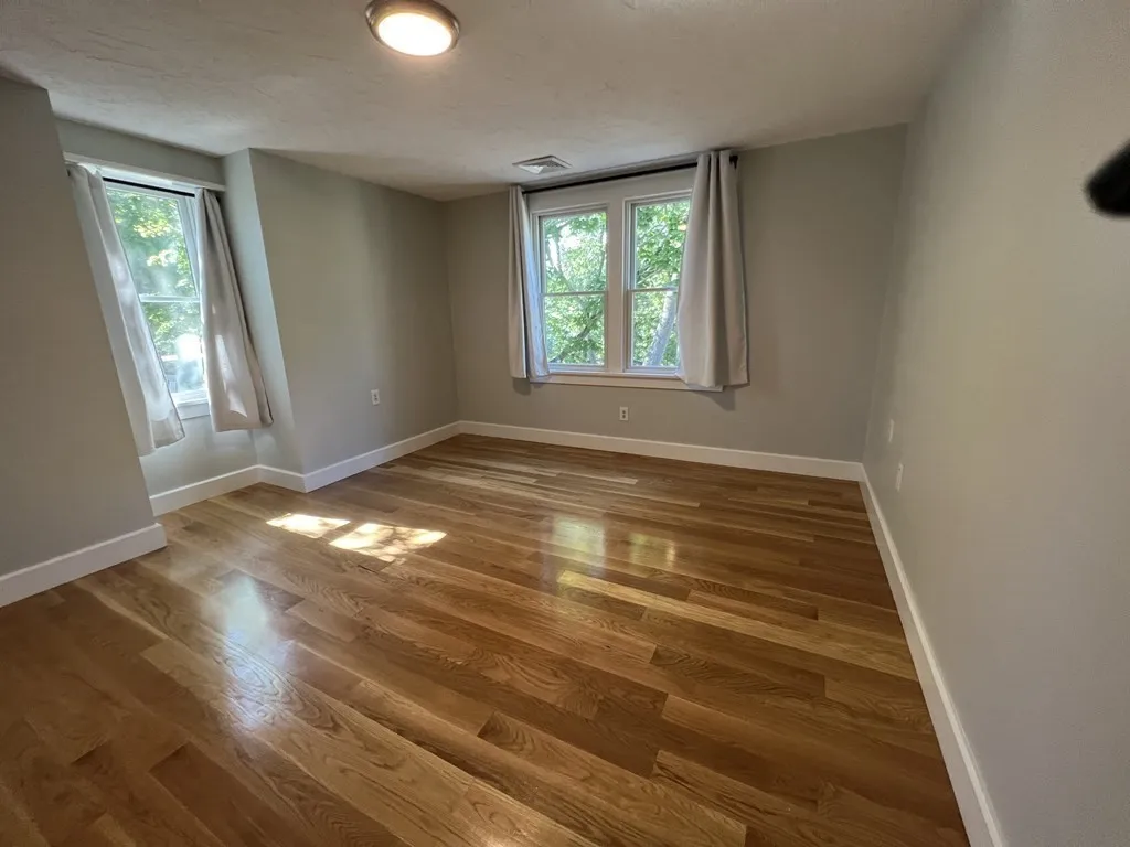 3 bed, 1 bath apartment for rent at 138 High St, Hingham — photo 15 of 23