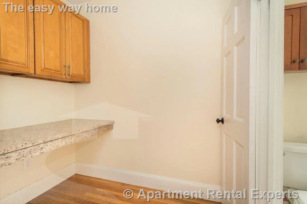 Studio bed, 1 bath apartment for rent at 138 Highland Ave Unit 6, Spring Hill — photo 3 of 5