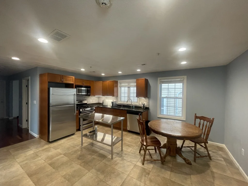 2 bed, 2 bath apartment for rent at 138 Horace St Unit 2, East Boston — photo 4 of 29