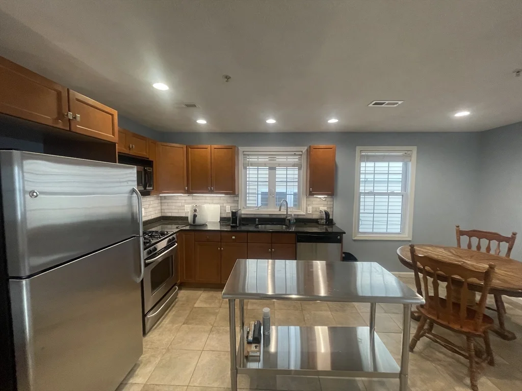 2 bed, 2 bath apartment for rent at 138 Horace St Unit 2, East Boston — photo 3 of 29