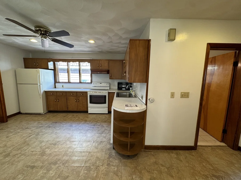 2 bed, 1 bath apartment for rent at 138 Lowell St Unit 2, Somerville — photo 15 of 16