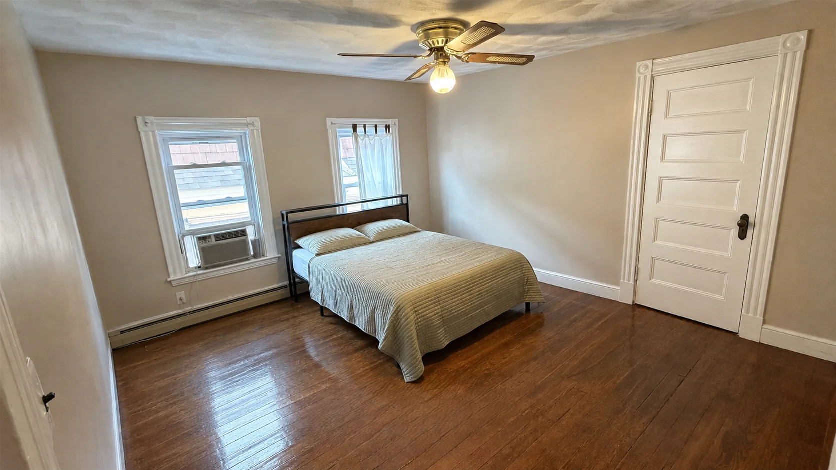 2 bed, 1 bath apartment for rent at 138 Lowell St Unit 3, Powder House Square — photo 5 of 8