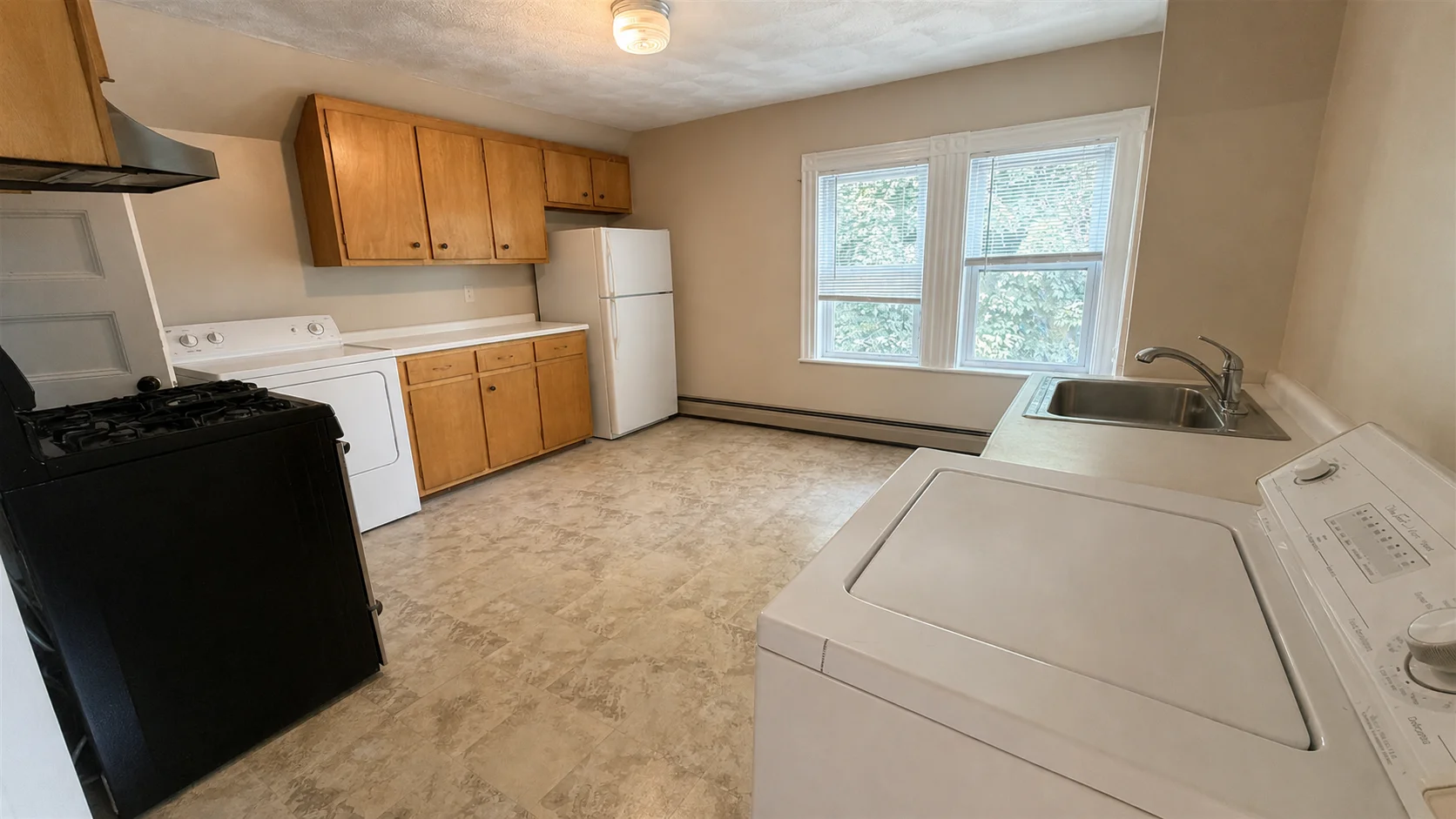 2 bed, 1 bath apartment for rent at 138 Lowell St Unit 3, Powder House Square — photo 8 of 8
