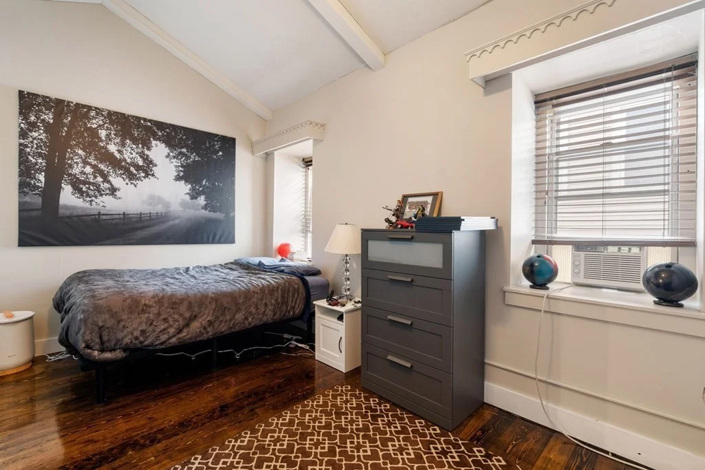 4 bed, 2 bath apartment for rent at 138 M St, Boston — photo 17 of 28