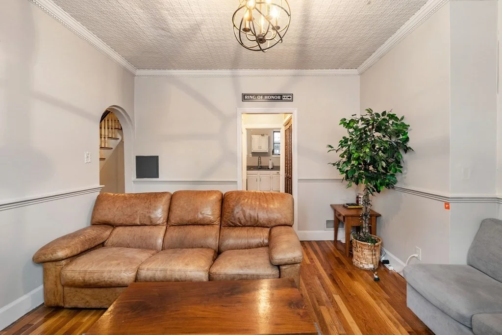 4 bed, 2 bath apartment for rent at 138 M St, Boston — photo 3 of 28