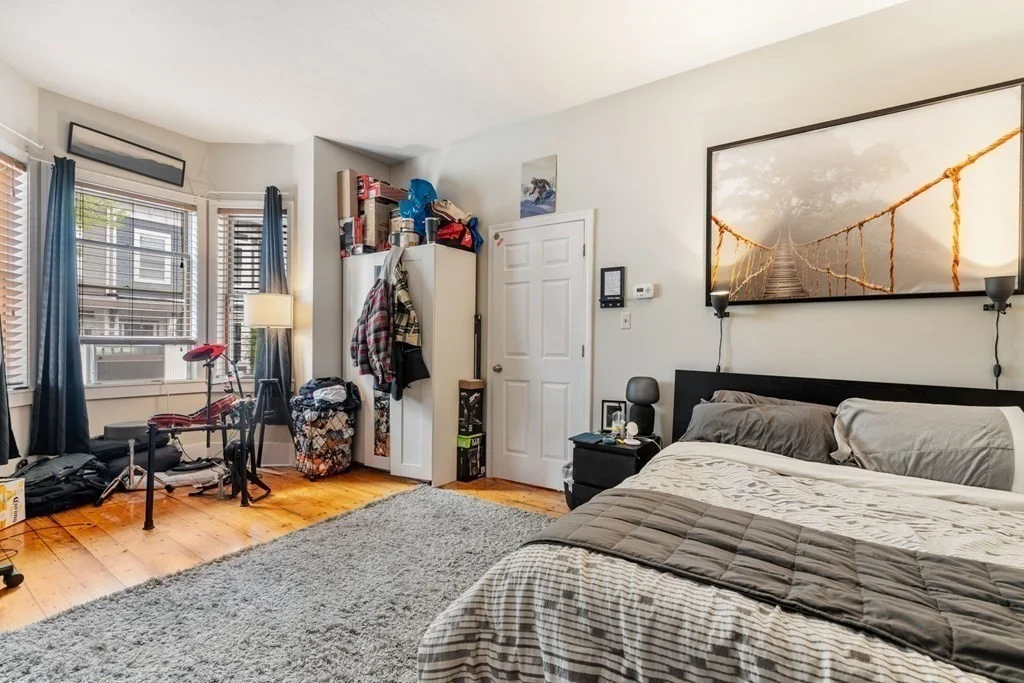 4 bed, 2 bath apartment for rent at 138 M St, Boston — photo 10 of 28