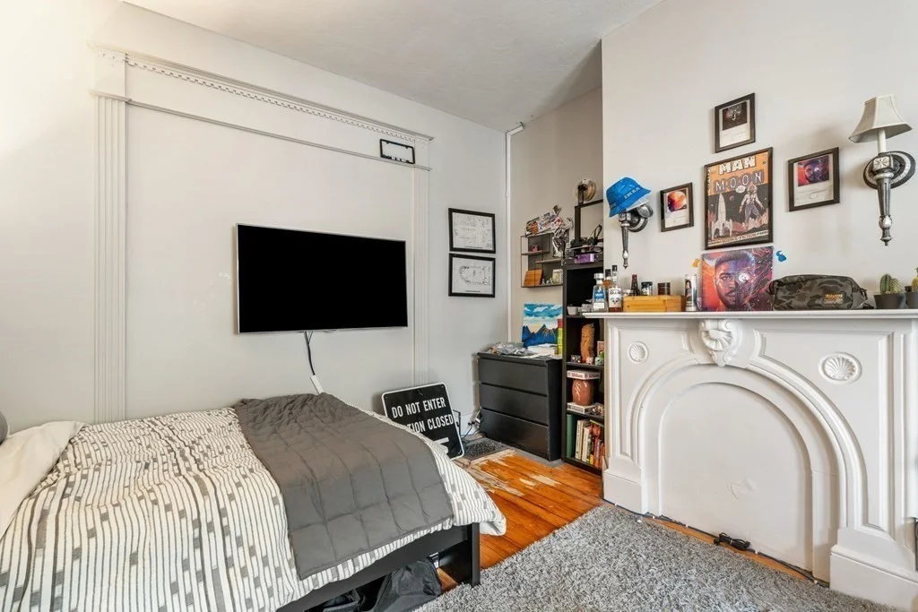4 bed, 2 bath apartment for rent at 138 M St, Boston — photo 11 of 28