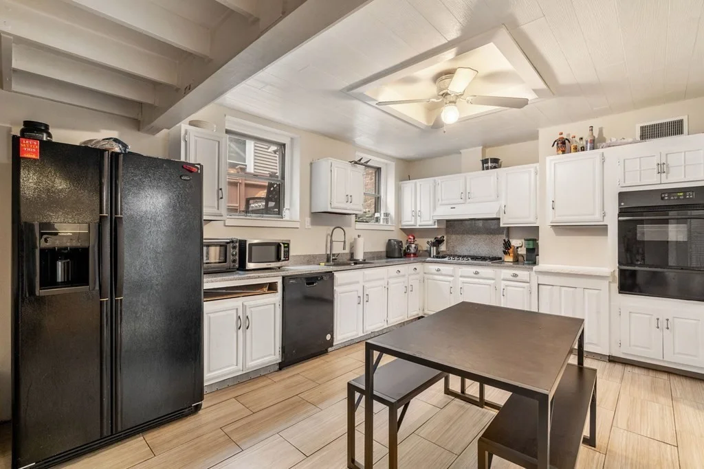 4 bed, 2 bath apartment for rent at 138 M St, Boston — photo 5 of 28