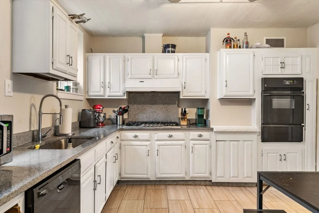 4 bed, 2 bath apartment for rent at 138 M St, Boston — photo 6 of 28