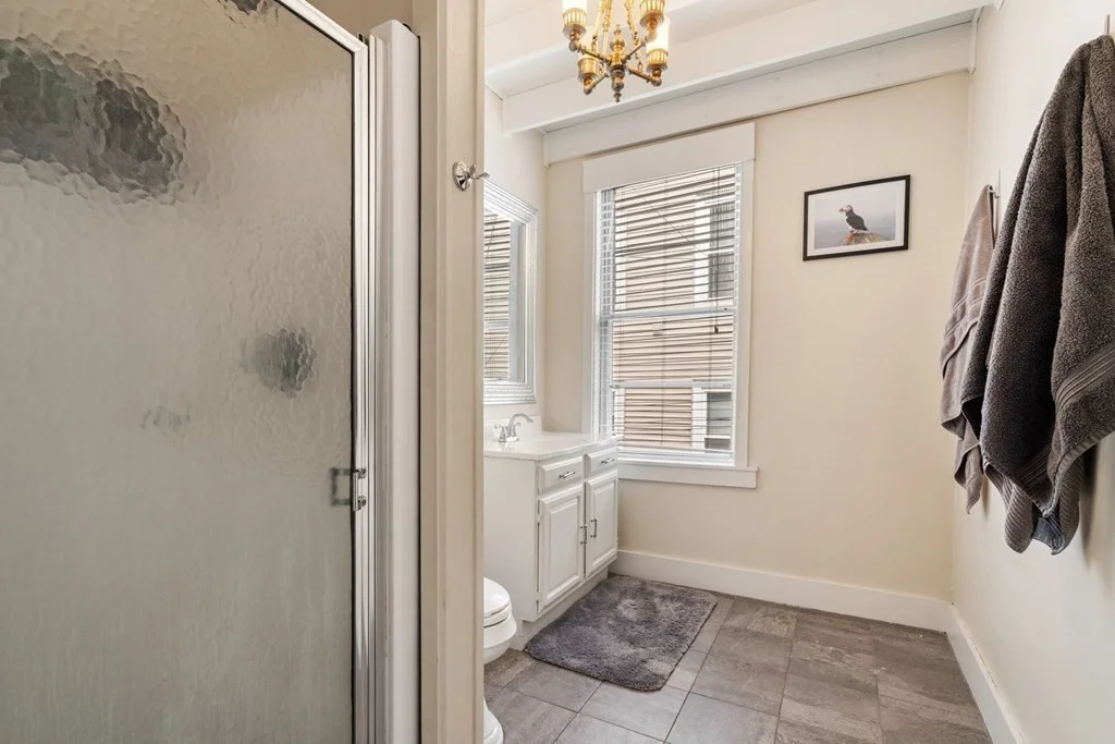 4 bed, 2 bath apartment for rent at 138 M St, Boston — photo 15 of 28