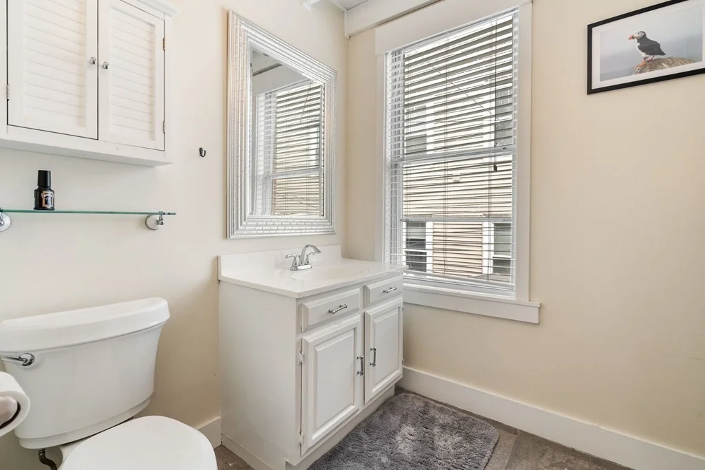 4 bed, 2 bath apartment for rent at 138 M St, Boston — photo 14 of 28